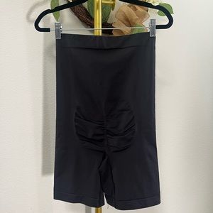 Skims shapewear size xl